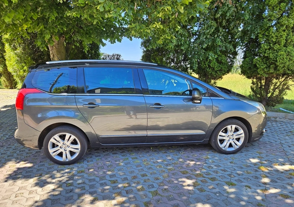 Peugeot 5008 cena 21900 przebieg: 216000, rok produkcji 2011 z Sompolno małe 781